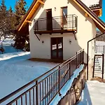Basikowe Wzgorze, 2 Z Kominkami I Jacuzzi Feriehus